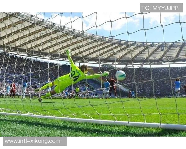 苏莱禁区前精彩兜射破门助罗马首开纪录1-0领先对手