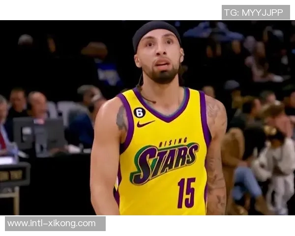 阿尔瓦拉多替补表现出色首节独得10分全场砍下18分3助攻